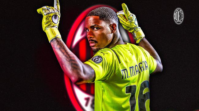 新援哈托身穿世俱杯冠军徽章球衣亮相，切尔西将持有4年